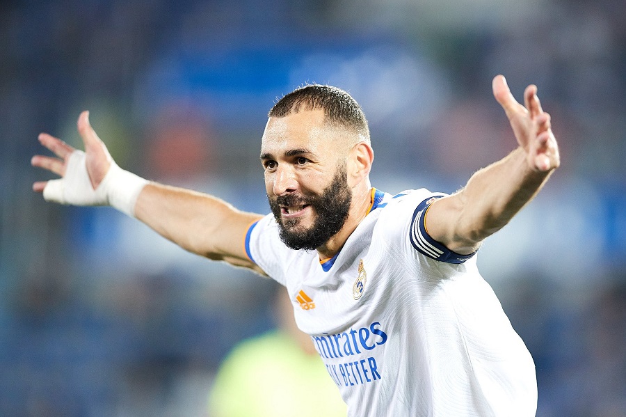 Kết quả Real Madrid 3-1 PSG: Benzema lập hat-trick, Messi 'ôm hận' ở Bernabeu