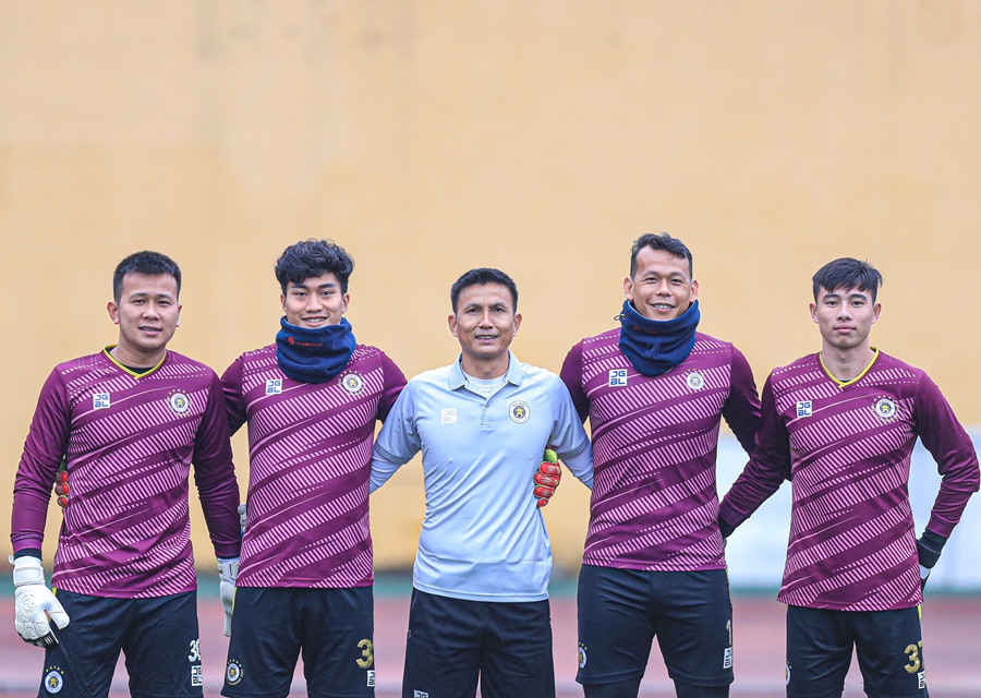 Hai thủ môn khỏi COVID-19, CLB Hà Nội “chào sân” V.League 2022