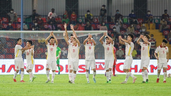 Trợ lý Lee Young Jin thay thầy Park, U23 Việt Nam triệu tập 32 cầu thủ