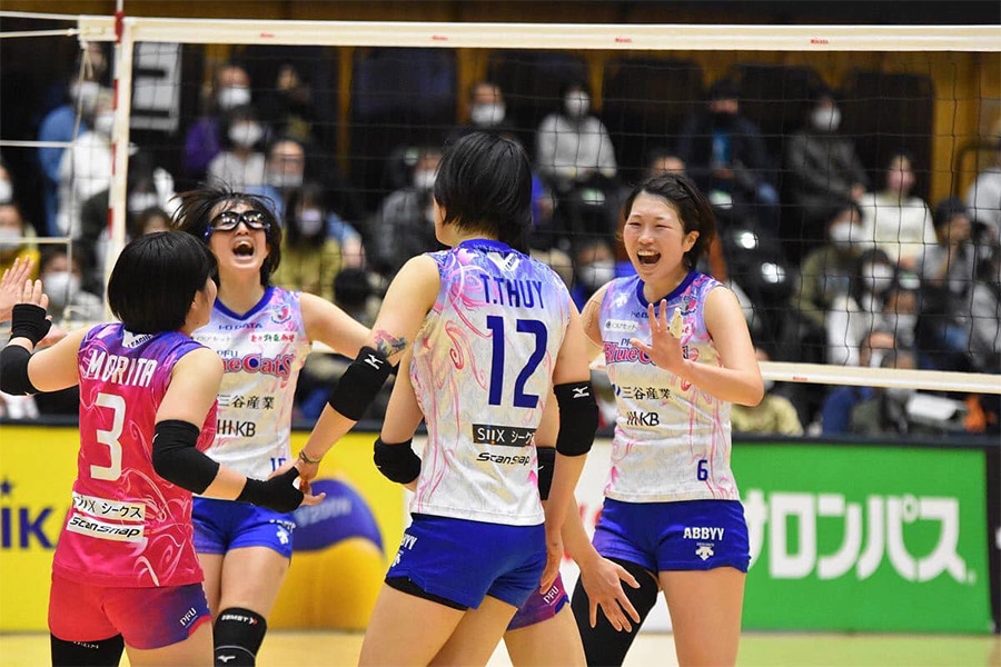 "Khủng long" Thanh Thúy tỏa sáng ở vị trí đối chuyền, PFU vẫn chưa thể chấm dứt chuỗi trận thua