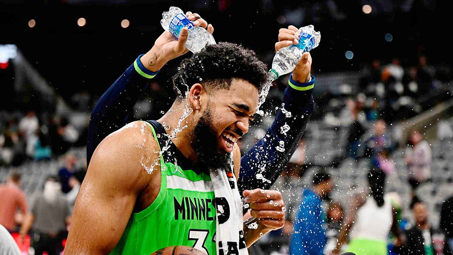 Karl-Anthony Towns phá kỷ lục với trận đấu 60 điểm, tiến gần đến Playoffs cùng Timberwolves