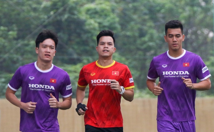Tiến Linh, Hoàng Đức sắp thoát cảnh cô đơn trên sân tập