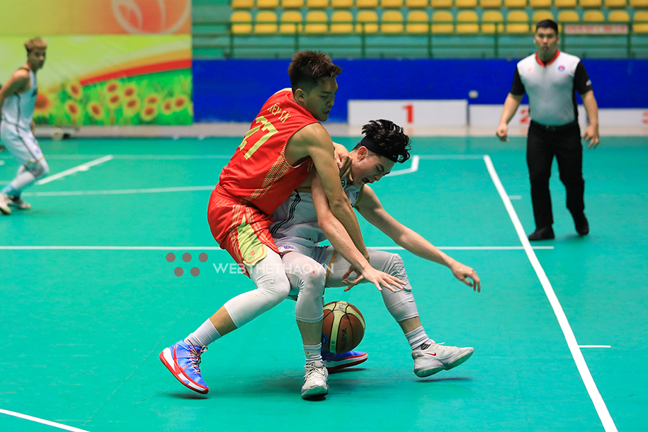 U23 TP.HCM hạ U23 H&agrave; Nội trong trận đấu hay nhưng &ldquo;thừa nhiệt