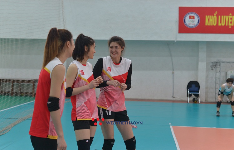 Hai đội tuyển quốc gia b&oacute;ng chuyền nam, nữ t&iacute;ch cực tập luyện trước thềm SEA Games 31