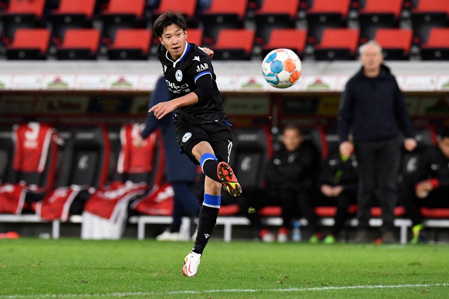 Đ&acirc;́u Vi&ecirc;̣t Nam, Nh&acirc;̣t Bản gọi 18 sao ch&acirc;u &Acirc;u, bỏ rơi &ldquo;Vua d&ocirc;̣i bom&rdquo; ở Bundesliga