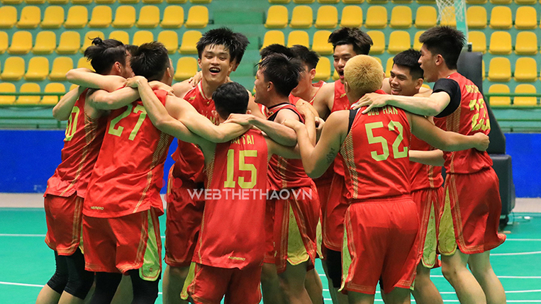 L&ecirc; Khắc Đăng Khoa rực s&aacute;ng trận chung kết, b&oacute;ng rổ TP.Hồ Ch&iacute; Minh ho&agrave;n tất c&uacute; đ&uacute;p v&agrave;ng U23 VĐQG