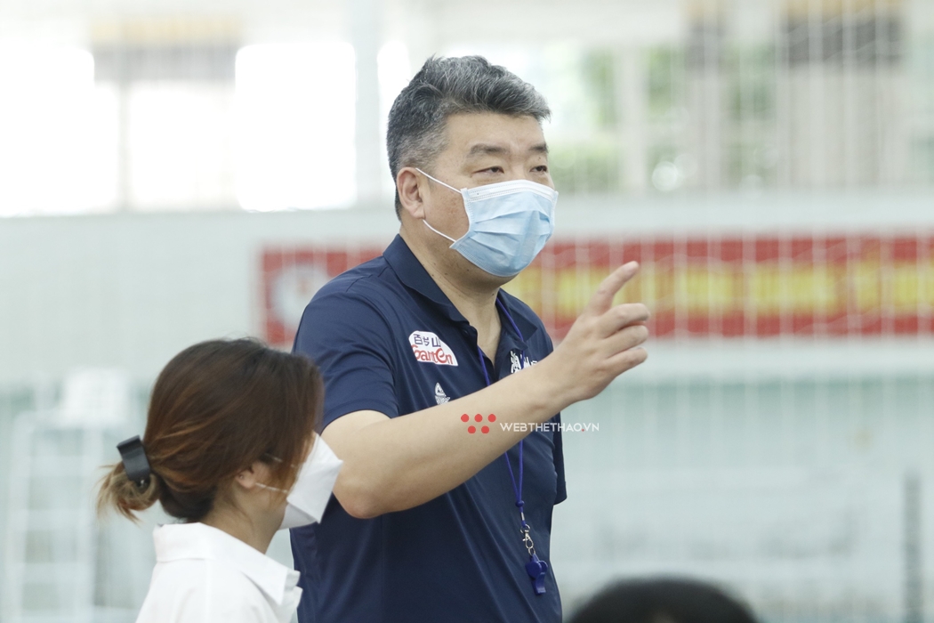 HLV Li Huan Ning nói gì về mục tiêu giành Vàng của bóng chuyền nam Việt Nam tại SEA Games 31? HLV Li Huan Ning nói gì về mục tiêu giành Vàng của bóng chuyền nam Việt Nam tại SEA Games 31?