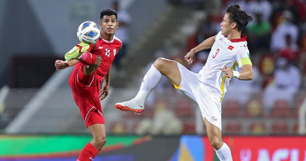 Đội hình ra sân Việt Nam vs Oman: Quang Hải đá chính, Công Phượng dự bị