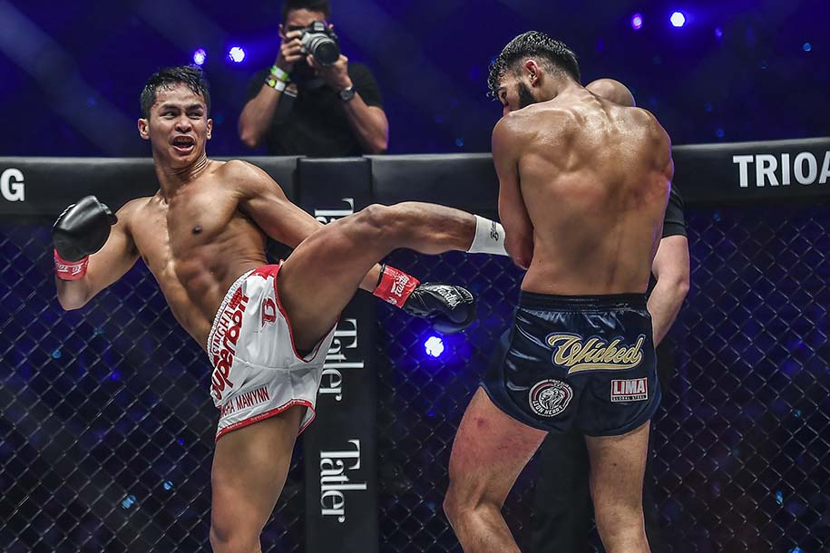 Superbon phục hận Marat Grigorian, bảo vệ đai Kickboxing nhờ loạt đòn chân sấm sét