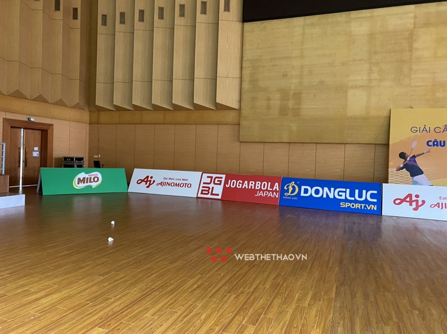 Nhà thi đấu quận Long Biên