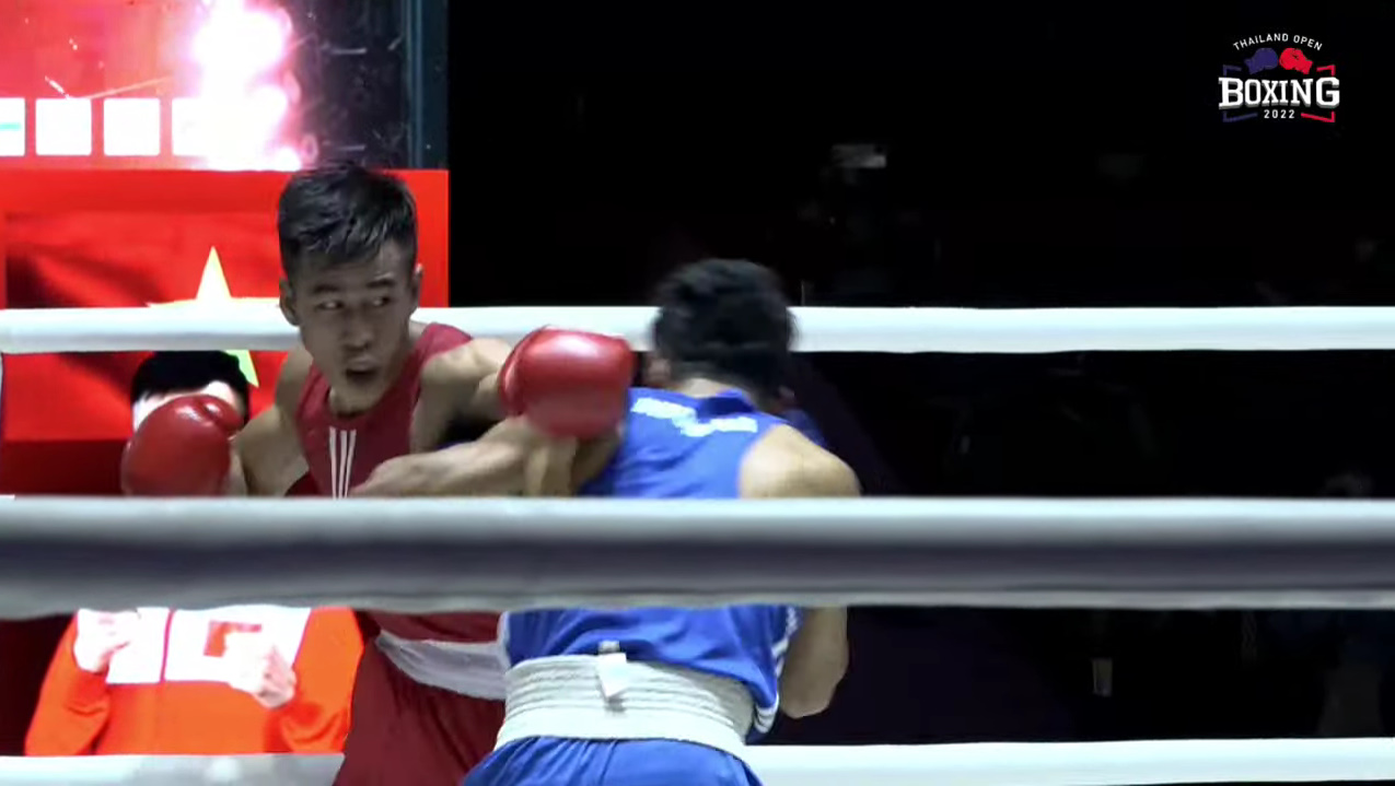 "Đấu súng" nghẹt thở: Trần Văn Thảo toát mồ hôi đánh bại cựu vô địch SEA Games