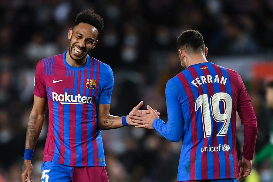 Kết quả Frankfurt 1-1 Barcelona: Cầm chân 'Gã khổng lồ'