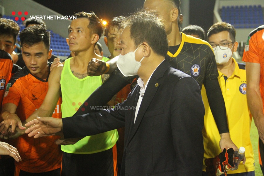 Bầu Hiển thưởng n&oacute;ng SHB Đ&agrave; Nẵng 200 triệu đ&ocirc;̀ng sau trận thua H&agrave; Nội FC