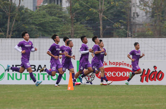 U23 Việt Nam loại cầu thủ đầu tiên, bổ sung quân nhà bầu Đức
