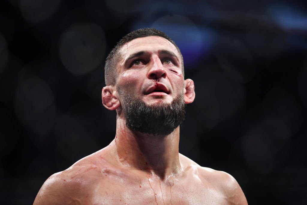 Khamzat Chimaev nhảy 8 bậc lên Top 3, Petr Yan tụt hạng thê thảm sau UFC 273