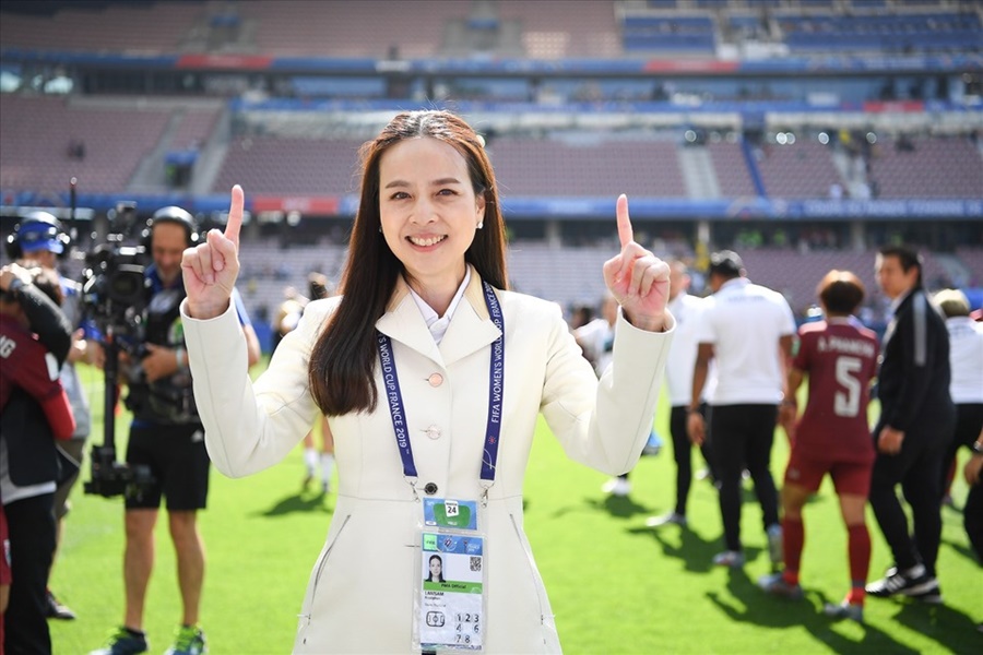 Thai.League đ&ocirc;̉i lịch vì SEA Games 31, người phụ nữ quy&ecirc;̀n lực U23 Thái Lan có đ&ocirc;̣ng thái đặc bi&ecirc;̣t 