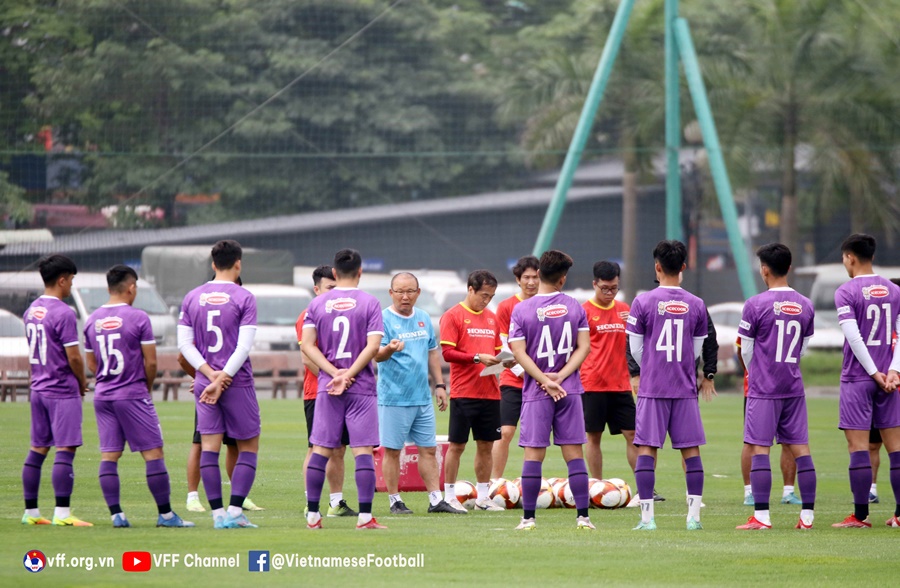 HLV Park Hang Seo loại 8 cầu thủ đợt 1 cho SEA Games 31 HLV Park Hang Seo loại 8 cầu thủ đợt 1 cho SEA Games 31