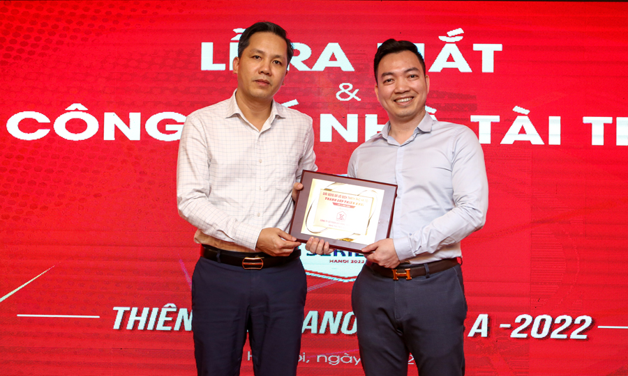 B&oacute;ng đ&aacute; phủi H&agrave; Nội lại 