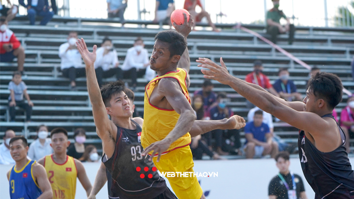 Bóng ném bãi biển nam Việt Nam thắng tưng bừng Singapore trận ra quân SEA Games 31