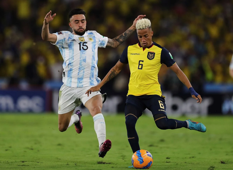 Chile đ&ograve;i FIFA loại Ecuador khỏi World Cup 2022