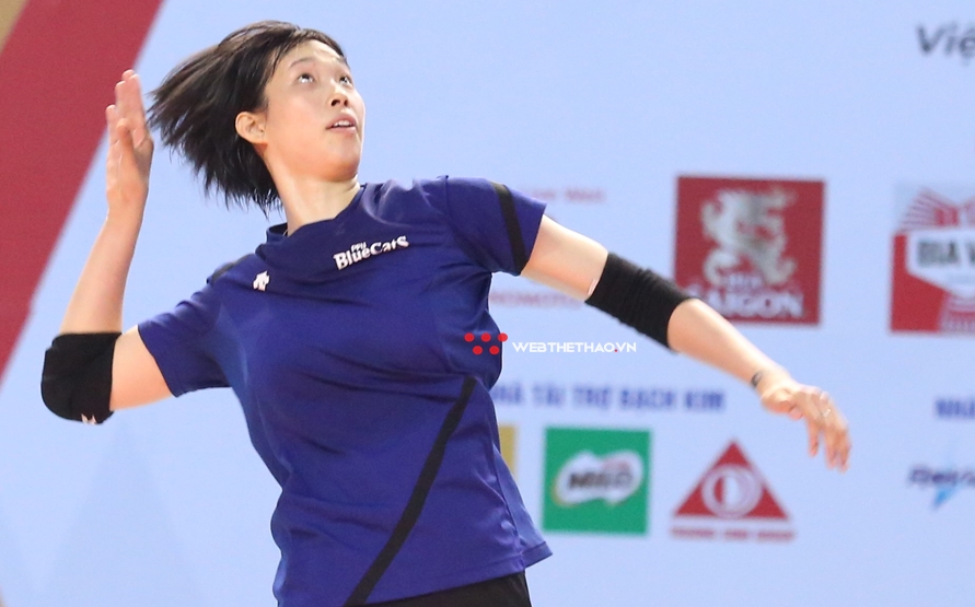 Đội tuyển bóng chuyền nữ làm quen nhà thi đấu Đại Yên, sẵn sàng cho SEA Games 31