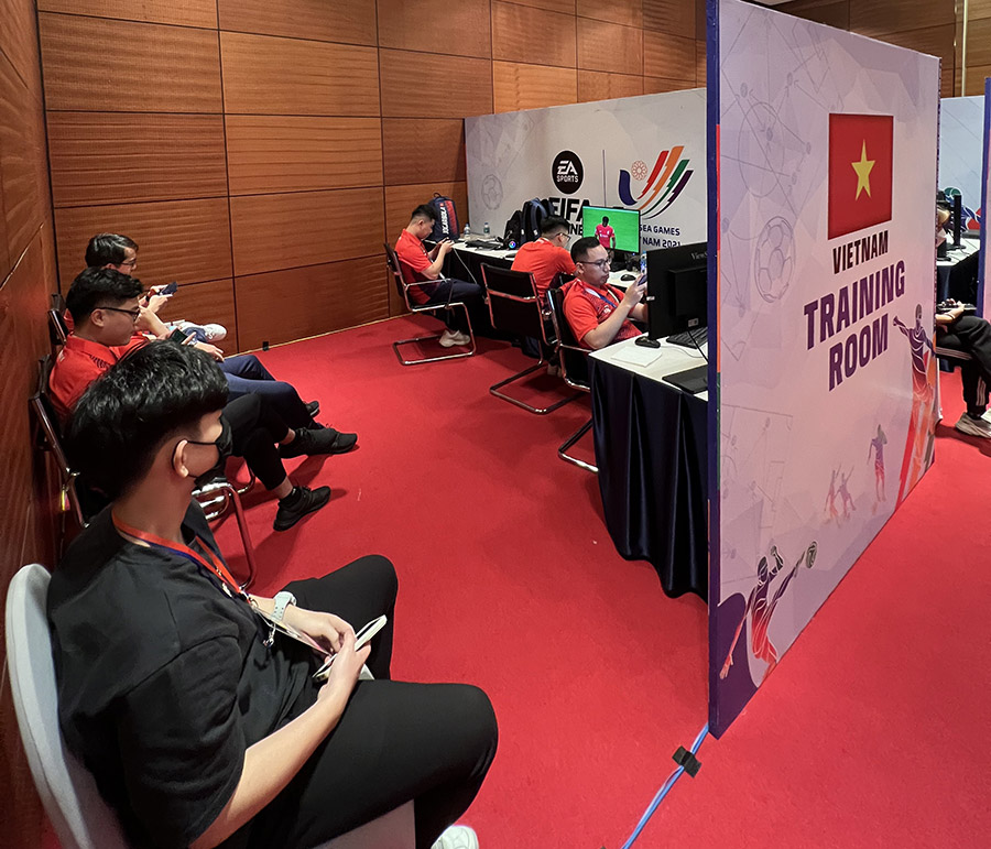 Hoàn tất đội hình trong game, tuyển FIFA Online 4 Việt Nam sẵn sàng cho SEA Games 31