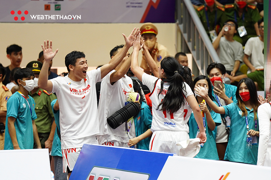 Bóng rổ SEA Games 31 ngày 13/5: Nữ Việt Nam đánh bại Philippines, tuyển nam bất bại