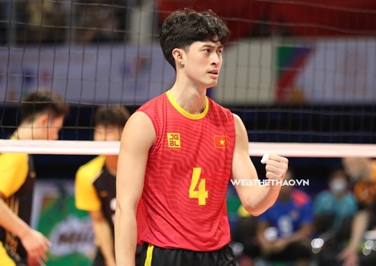 Hot boy Quản Trọng Nghĩa tự chấm 6 điểm trong chiến thắng Malaysia
