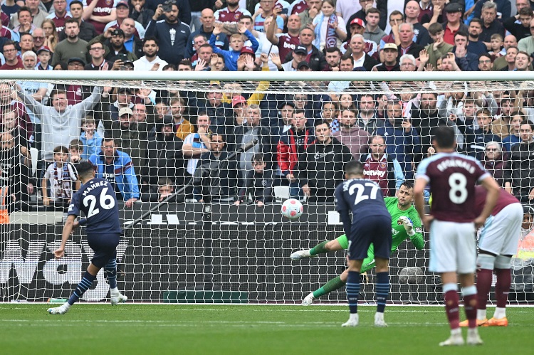 Cục diện cuộc đua vô địch sau khi Man City bị West Ham cầm hòa