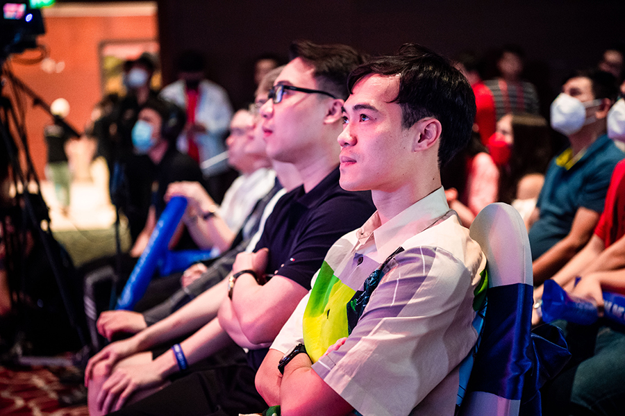 Tiền đạo Văn Toàn trực tiếp đến cổ vũ đội tuyển FIFA Online 4 tại SEA Games 31