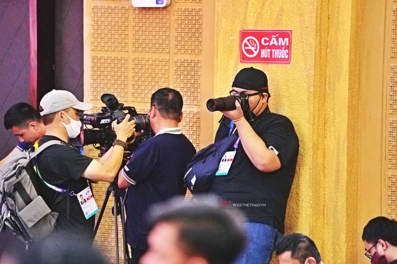 Phóng viên ảnh một tay ở SEA Games 31: Tôi là một con người bình thường, làm hết khả năng của mình