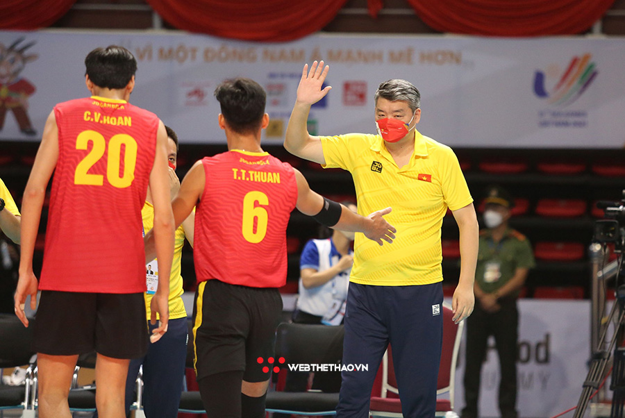 HLV Li Huan Ning n&oacute;i g&igrave; sau chiến thắng ấn tượng của Việt Nam trước b&oacute;ng chuyền Th&aacute;i Lan?