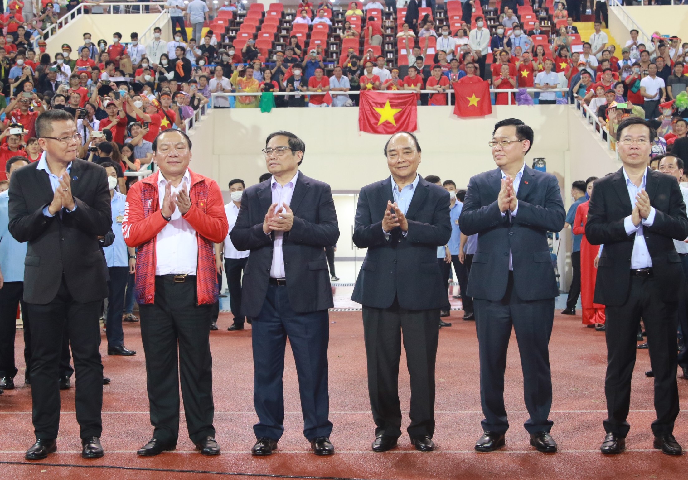 Thủ tướng chúc mừng U23 Việt Nam bảo vệ th&agrave;nh c&ocirc;ng HCV SEA Games 31