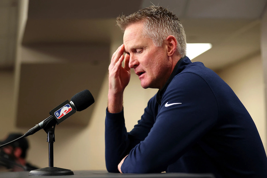 Vụ xả súng kinh hoàng tại Mỹ và nỗi ám ảnh khiến HLV Steve Kerr rơi lệ