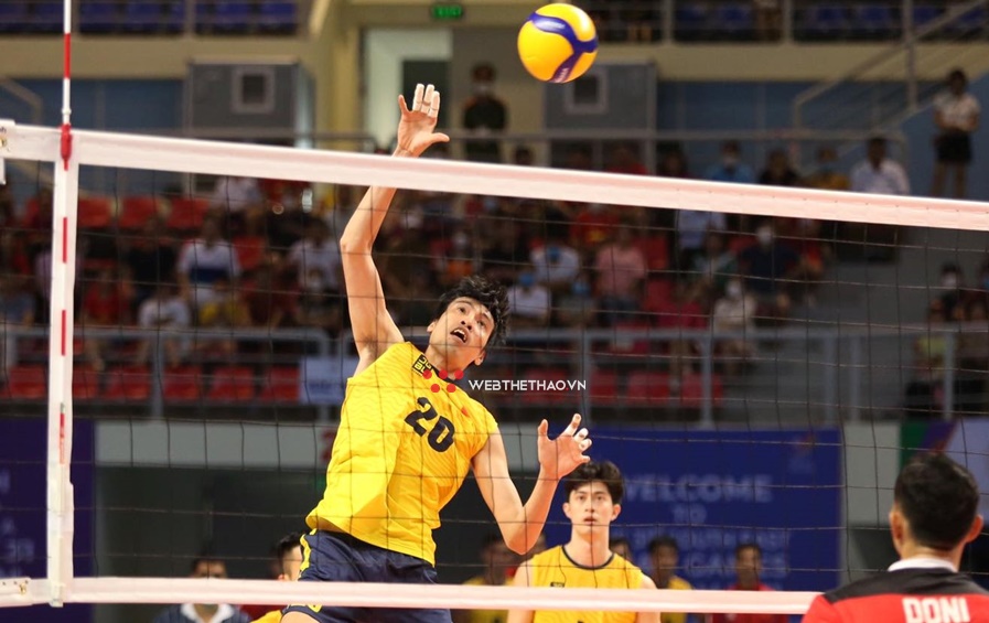 C&ugrave; Văn Ho&agrave;n t&aacute;i xuất sau chấn thương ở trận Chung kết SEA Games 31