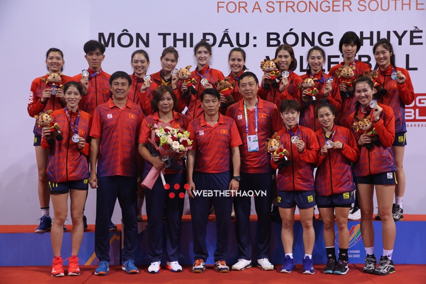 Bóng chuyền nữ Việt Nam giành HCB SEA Games vẫn đứng sau Indonesia