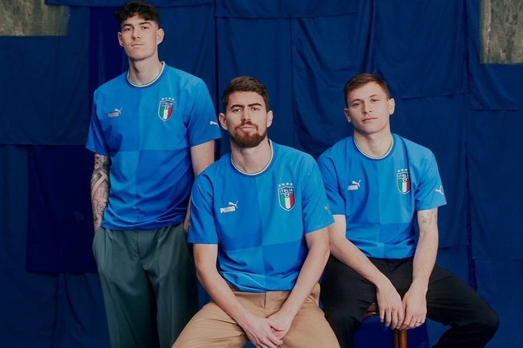 Đội tuyển Italia trình làng áo đấu mới với thiết kế đặc biệt