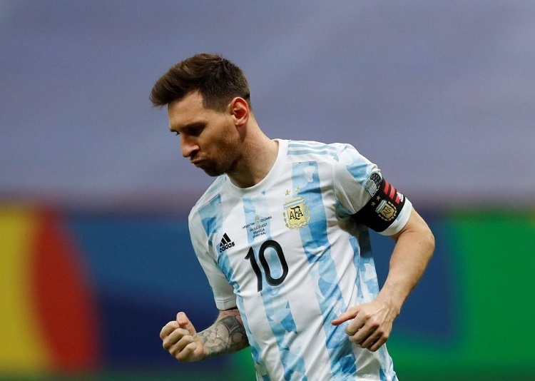 Đội h&igrave;nh Argentina gặp Italia: Messi đ&aacute; ch&iacute;nh trong c&acirc;y đinh ba
