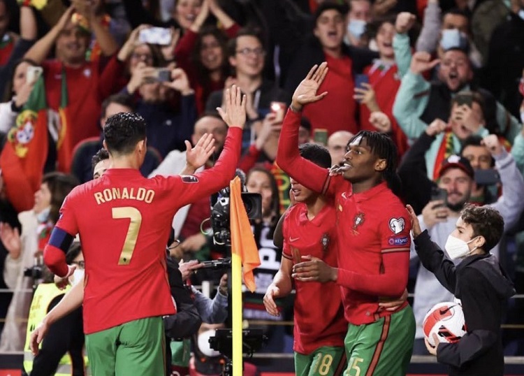 Ronaldo bị những tài năng trẻ gây áp lực ở tuyển Bồ Đào Nha Ronaldo bị những tài năng trẻ gây áp lực ở tuyển Bồ Đào Nha