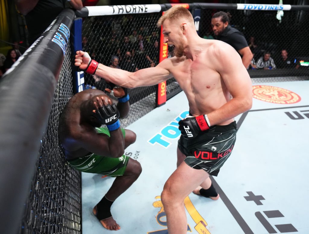 Highlight UFC Fight Night 207: Alexander Volkov đấm gục Jairzinho Rozenstruik giữa tranh cãi