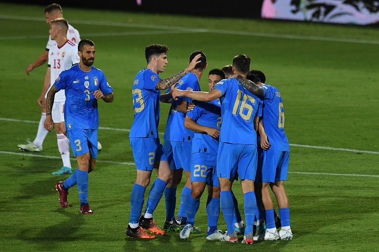 Italia chiếm ng&ocirc;i đầu bảng Nations League sau hiệp 1 tỏa s&aacute;ng