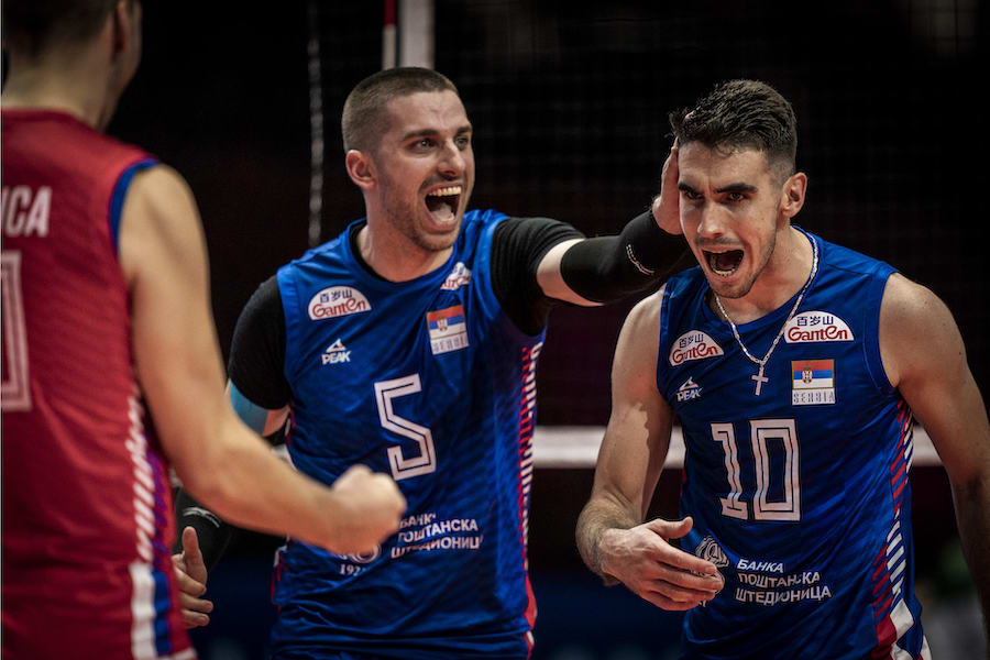 Phát bóng sấm sét, sao trẻ giúp bóng chuyền nam Serbia ra quân thắng lợi tại VNL 2022