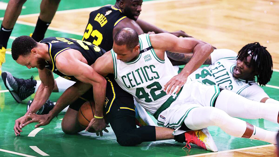 Stephen Curry bị Horford ngã vào chân: "Tôi chỉ muốn rút nó ra khỏi đó nhanh nhất có thể"