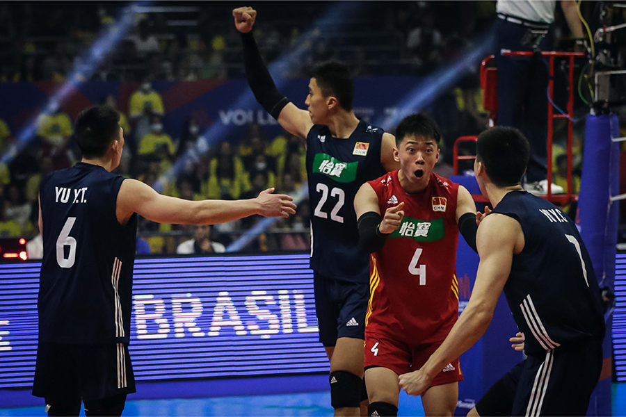 Jingyin Zhang hủy diệt Brazil, bóng chuyền nam Trung Quốc gây địa chấn tại VNL 2022 Jingyin Zhang hủy diệt Brazil, bóng chuyền nam Trung Quốc gây địa chấn tại VNL 2022
