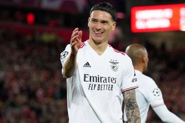 V&igrave; sao MU từ bỏ cuộc đua gi&agrave;nh Darwin Nunez với Liverpool?