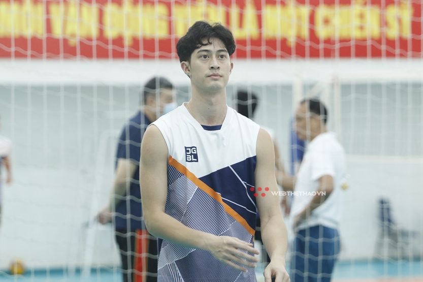 Thương vụ Hot boy Quản Trọng Nghĩa chuyển tới Bi&ecirc;n Ph&ograve;ng đổ bể v&agrave;o ph&uacute;t ch&oacute;t