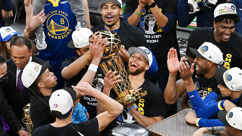 Chuỗi điểm 21-0 lịch sử đưa Golden State Warriors trở thành nhà vô địch NBA 2022