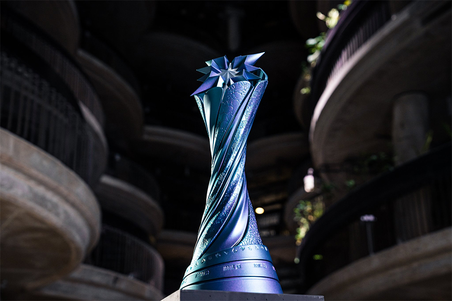 Ấn tượng với chiếc cúp vô địch ICONS Global Championship 2022 của bộ môn Tốc Chiến