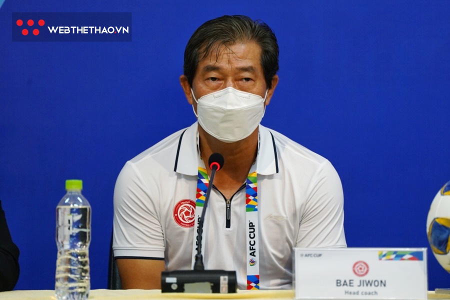 Thay HLV Trương Việt Hoàng dẫn dắt Viettel đá AFC Cup, HLV Bae Ji Won: "Không việc gì phải áp lực cả"
