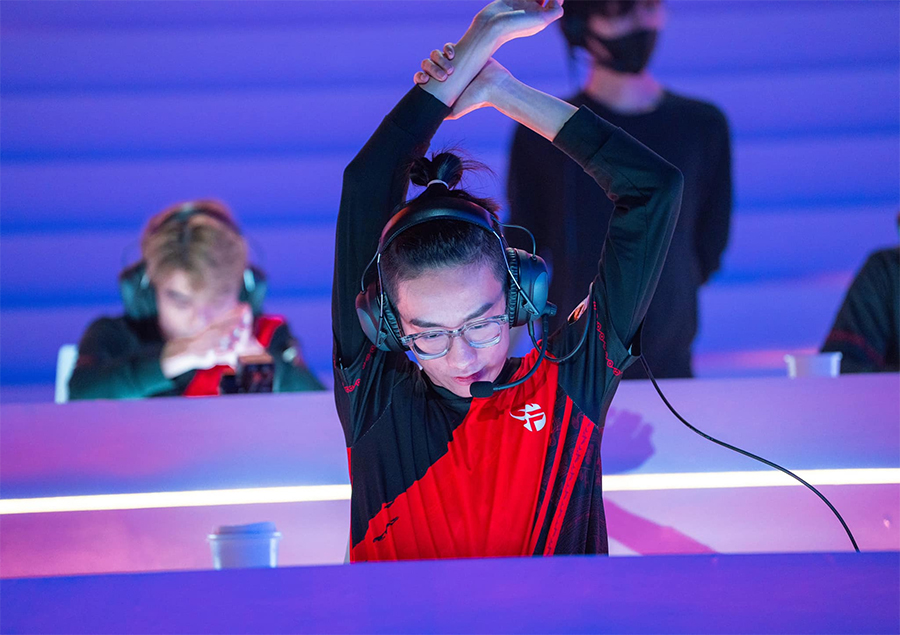 Tiễn T1 về nước, Team Flash thắng tiến vào Top 8 ICONS Tốc Chiến 2022